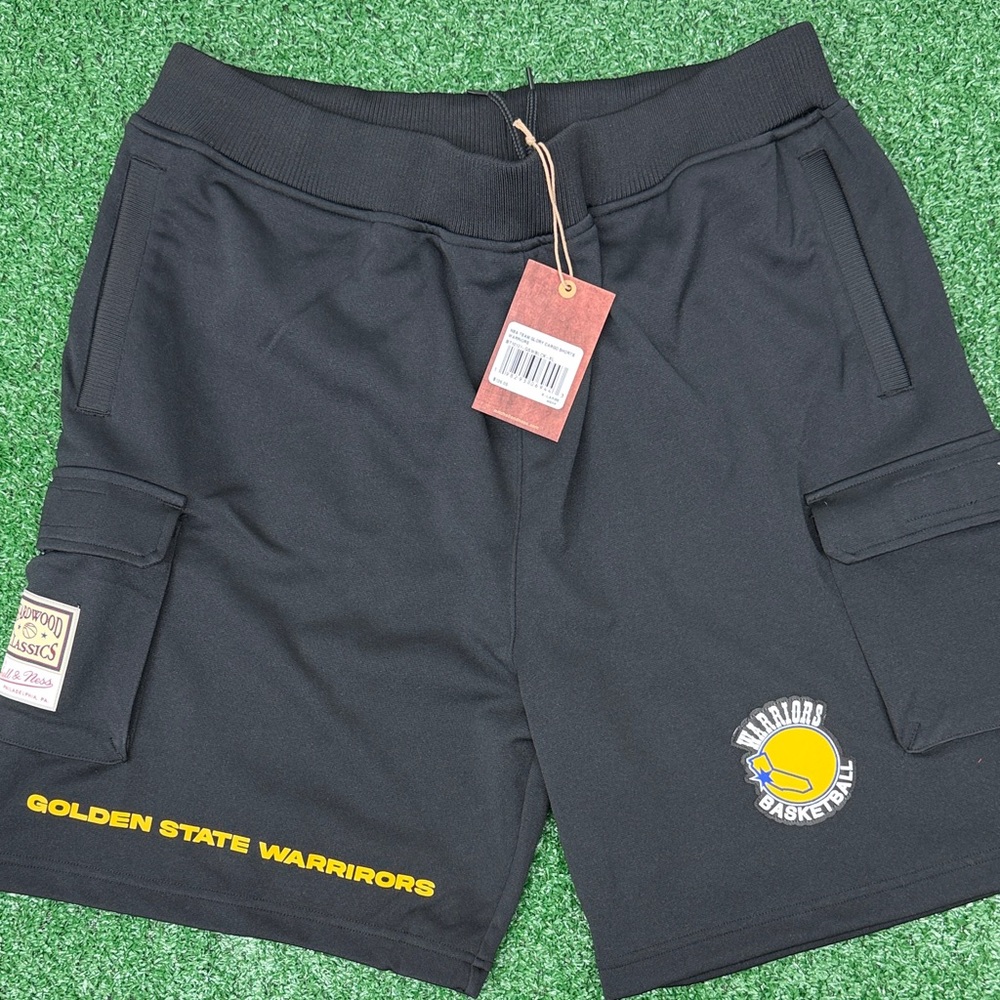 Mitchell & Ness Team Glory Golden State Warriors Cargo Shorts. XL NWT